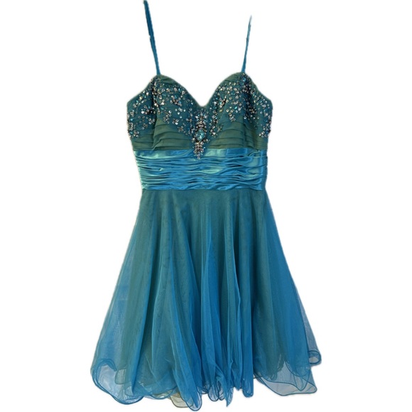 Adrianna Papell Dresses & Skirts - Adrianna Papell Collection prom dress, size 4, aquamarine. Good used condition.